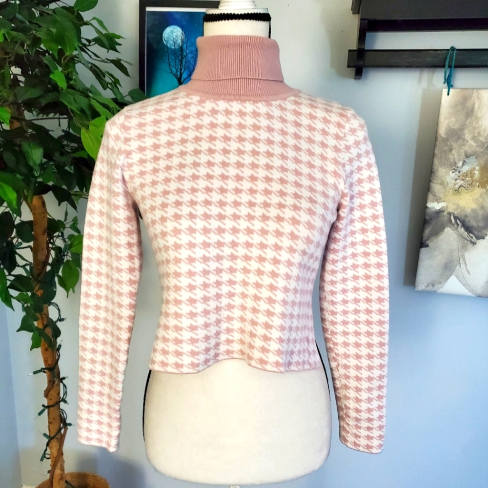 Coco and Shay houndstooth open back cropped M